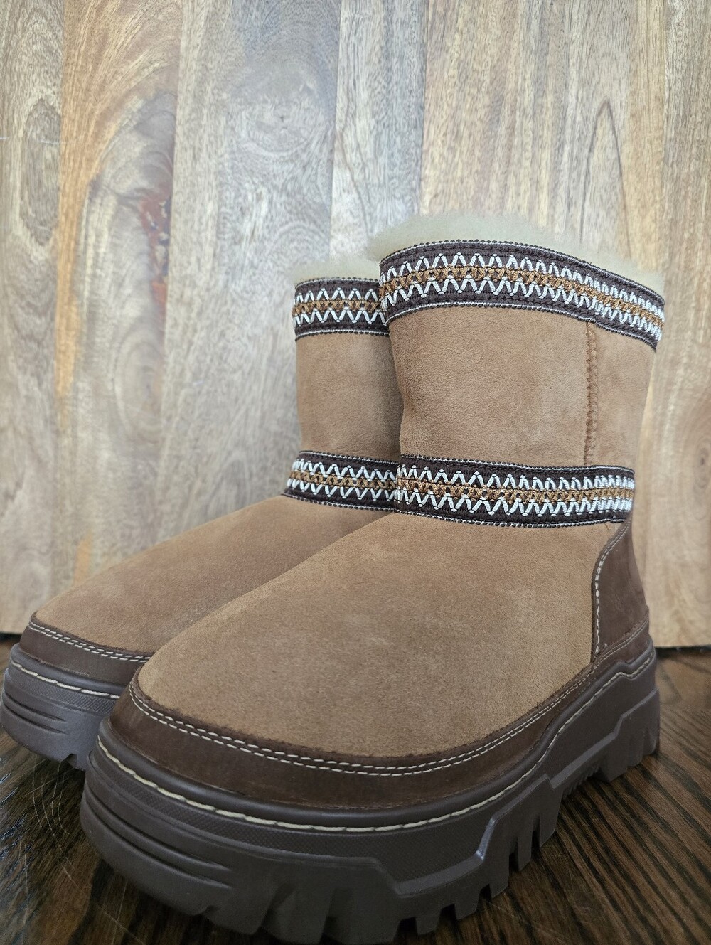 UGG Womens Classic Mini TrailGrazer Boots 8